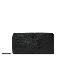 Portfel Calvin Klein. Czarne portfele damskie Calvin Klein, bez wzorów. Za 179.99 zł.