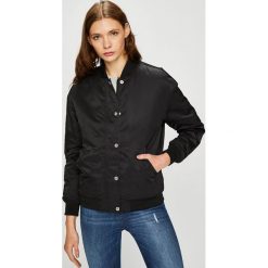 Calvin Klein Jeans - Kurtka bomber. Kurtki damskie marki Calvin Klein Jeans. W wyprzedaży za 399.90 zł.