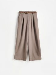 Spodnie wide leg z paskiem - beżowy. Brązowe spodnie materiałowe damskie Reserved, l, bez wzorów, z tkaniny. Za 129.99 zł.