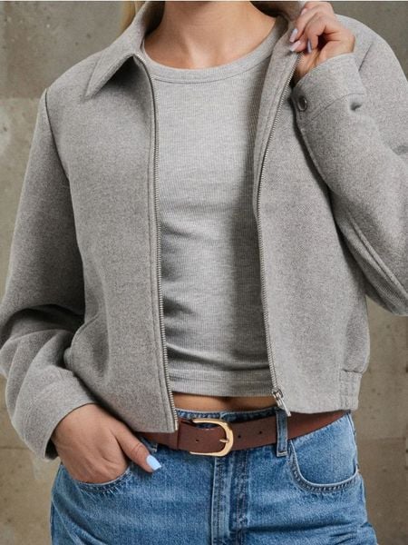 Kurtka bomberka z kołnierzykiem - szary. Szare kurtki damskie Sinsay, l, bez wzorów, bez kaptura. W wyprzedaży za 55.99 zł.