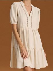Sukienka mini - kremowy. Białe sukienki damskie Sinsay, l, bez wzorów, z materiału, bez kołnierzyka, bez ramiączek, mini. Za 49.99 zł.