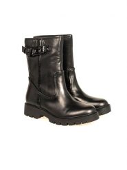 Guess Botki "Radlyn" | FL7RDY ELE10 | Kobieta | Czarny. Czarne kozaki damskie Guess, ze skóry ekologicznej, bez obcasa. W wyprzedaży za 419.00 zł.