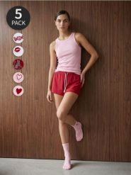 Prążkowane wysokie skarpetki z motywem serc, słodyczy i pantery 5 pack - wielobarwny. Skarpety damskie Sinsay, bez wzorów, prążkowane. Za 17.99 zł.