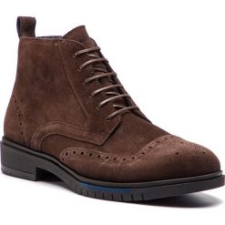 Trzewiki TOMMY HILFIGER - Flexible Dressy Brogue Boot FM0FM01993 Coffee Bean 212. Brązowe kozaki męskie Tommy Hilfiger, z materiału. W wyprzedaży za 359.00 zł.