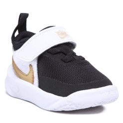 Sneakersy Nike. Czarne trampki i tenisówki chłopięce Nike, bez wzorów, bez zapięcia. Za 199.99 zł.