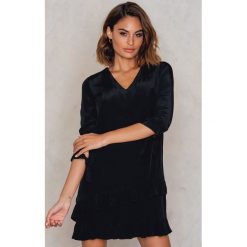 Trendyol Sukienka z falbanką - Black. Sukienki damskie marki Trendyol. Za 141.95 zł.