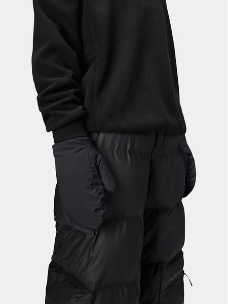 Rains Rękawiczki Alta Puffer Mittens W2T3 16070 Czarny. Czarne rękawiczki męskie Rains, bez wzorów, z dzianiny. Za 229.99 zł.