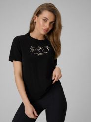 4F T-shirt regular z nadrukiem damski - czarna S. Czarne t-shirty damskie 4f, s, bez wzorów, z bawełny, bez kołnierzyka. W wyprzedaży za 49.99 zł.