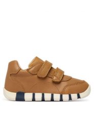 Geox Sneakersy B Iupidoo Boy B5655B 000CL C6627 Brązowy. Brązowe buty sportowe chłopięce Geox, bez wzorów, ze skóry, bez zapięcia. Za 289.99 zł.
