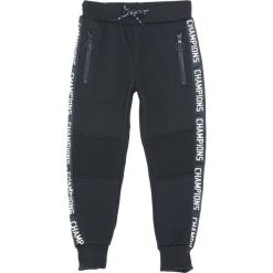 Czarne Spodnie Dresowe State Champion. Czarne spodnie sportowe dla chłopców Born2be, z dresówki. Za 59.99 zł.