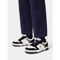 Sneakersy Beverly Hills Polo Club. Białe trampki i tenisówki chłopięce Beverly Hills Polo Club, bez wzorów, bez zapięcia. Za 139.99 zł.
