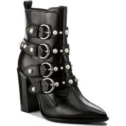 Botki BRONX - 33995-F BX 1217 Black 01. Czarne botki damskie Bronx, z materiału, bez obcasa, na obcasie. W wyprzedaży za 369.00 zł.