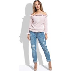 Pudrowy Sweter z Dekoltem Typu Carmen. Czerwone swetry damskie Molly.pl, uniwersalny, bez wzorów, eleganckie, bez kołnierzyka, bez ramiączek, krótkie, bez kaptura. Za 99.90 zł.