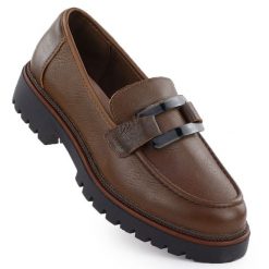 Skórzane mokasyny lordsy na platformie damskie brązowe Sergio Leone MK25166-S. Brązowe mokasyny damskie Sergio Leone, ze skóry. Za 167.99 zł.