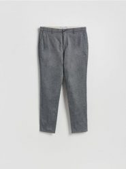 Spodnie chino slim fit - ciemnoszary. Szare spodnie materiałowe męskie Reserved, bez wzorów, z bawełny. Za 149.99 zł.