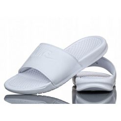 Klapki Sportowe Damskie Nike Benassi Jdi. Białe klapki damskie Nike, bez wzorów, klasyczne, bez obcasa. Za 129.40 zł.