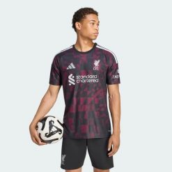 Oryginalna koszulka z trzeciego zestawu Liverpool FC 26/27. Czarne koszulki sportowe męskie Adidas, xl, bez wzorów, z dzianiny, bez kołnierzyka, bez ramiączek, do piłki nożnej, climacool (adidas). Za 649.00 zł.