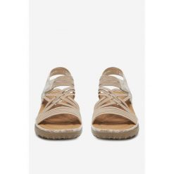 Sandały Rieker. Brązowe klapki damskie Rieker, bez wzorów, bez obcasa, na płaskiej podeszwie, bez zapięcia. Za 339.99 zł.