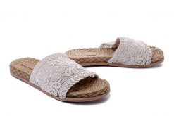 ARTIKER RELAKS 52C1153 beżowy, klapki damskie. Brązowe klapki damskie Artiker Relaks, bez wzorów, bez obcasa. Za 66.49 zł.