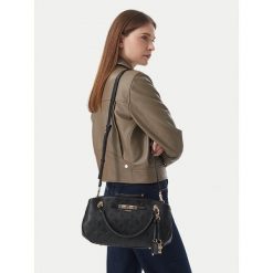 Torebka Guess. Czarne torebki do ręki damskie Guess, z aplikacjami, bez dodatków. Za 584.99 zł.