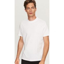 Gładki t-shirt - Biały. Białe t-shirty męskie Reserved. Za 29.99 zł.