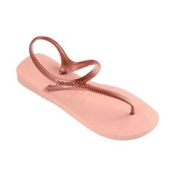 Klapki Havaianas Model Flash Urban Kolor Rose. Czerwone klapki damskie Havaianas, bez wzorów, z gumy, sportowe, bez obcasa. Za 83.99 zł.