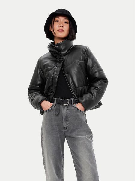 Gap Kurtka z imitacji skóry 486399 Czarny Regular Fit. Czarne kurtki damskie GAP, s, bez wzorów, ze skóry, bez kaptura. Za 459.99 zł.