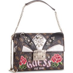 Torebka GUESS - HWSG71 83210 BROWN. Brązowe torebki do ręki damskie Guess, z aplikacjami, ze skóry ekologicznej. Za 679.00 zł.