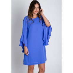 Luźna niebieska sukienka z rozkloszowanymi rękawami BIALCON. Sukienki damskie BIALCON, na lato, z materiału, eleganckie. Za 345.00 zł.