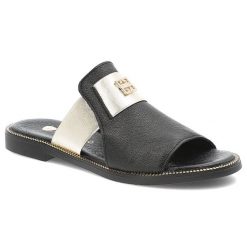 Czarne Klapki Armodo Eleganckie Obuwie Damskie. Czarne klapki damskie Armodo, bez wzorów, ze skóry, bez obcasa, na płaskiej podeszwie, bez zapięcia. Za 289.00 zł.