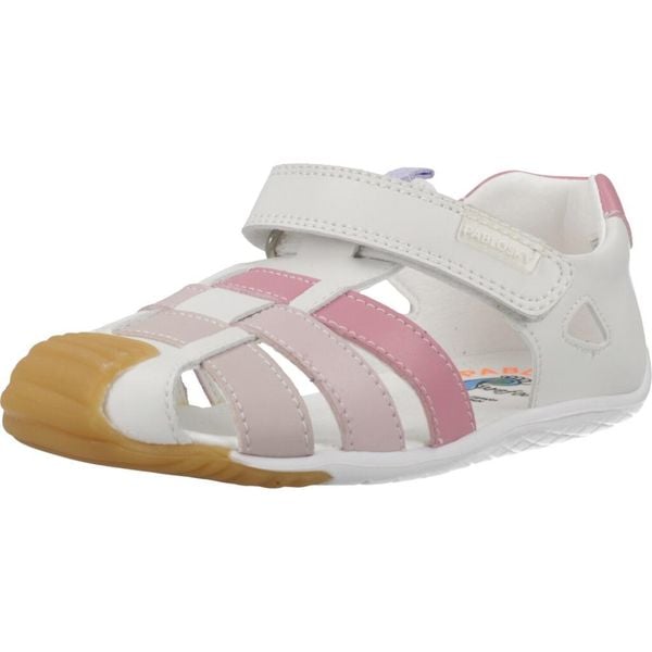 Sandały PABLOSKY 069805P Biały. Białe sandały damskie Pablosky, bez wzorów, z tkaniny, bez obcasa, bez zapięcia. Za 214.99 zł.
