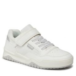 Sneakersy Geox. Białe półbuty chłopięce Geox, bez wzorów, bez zapięcia. Za 139.99 zł.