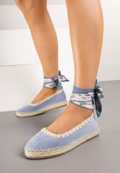 Niebieskie Espadryle ze Wzorzystym Wiązaniem Przy Kostce Zdobione Plecionką Lortevia. Niebieskie espadryle damskie Renee, z aplikacjami, z zamszu, boho, bez obcasa, na obcasie, bez zapięcia. Za 69.99 zł.