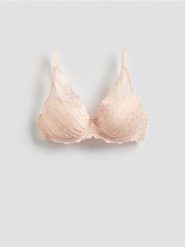 Koronkowy biustonosz push-up - kremowy. Białe biustonosze Reserved, bez wzorów, z koronki. Za 69.99 zł.