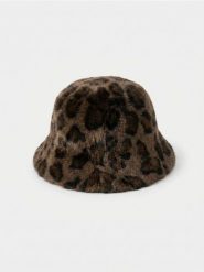 Kapelusz bucket hat ze sztucznego futra w panterkę - wielobarwny. Czapki i kapelusze damskie Sinsay, bez wzorów. Za 15.99 zł.