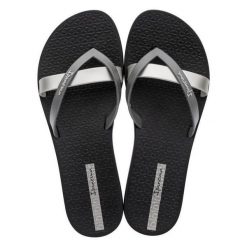 Japonki damskie Ipanema Kirei. Czarne klapki damskie Ipanema, bez wzorów, z materiału, sportowe, bez obcasa. Za 65.99 zł.