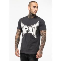 T-shirt o klasycznym kroju Tapout Logo. Brązowe koszulki sportowe męskie TAPOUT, bez wzorów, z bawełny, bez kołnierzyka, bez ramiączek. Za 119.00 zł.