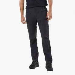 Spodnie outdoor hiking męskie Swedemount Lofoten Stretch Pants wiatroszczelne. Czarne spodnie sportowe męskie SWEDEMOUNT, na lato, m, bez wzorów, z tkaniny, outdoorowe. Za 399.99 zł.