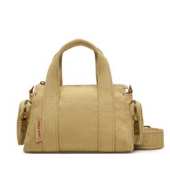 Torebka Calvin Klein. Brązowe torebki do ręki damskie Calvin Klein, bez wzorów, klasyczne, bez dodatków. Za 449.99 zł.