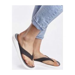 Crocs 205182-05M BLACK/SMOKE, japonki. Czarne klapki damskie Crocs, bez wzorów, eleganckie, bez obcasa. Za 134.00 zł.