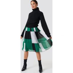 Rut&Circle Sweter z falbanką - Black. Swetry damskie marki Rut&Circle. Za 141.95 zł.