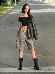 Bermudy jeansowe - różowy. Czerwone szorty damskie Sinsay, l, bez wzorów, z bawełny. Za 69.99 zł.