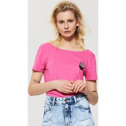 Koszulka z aplikacją - Fioletowy. T-shirty damskie marki House. W wyprzedaży za 9.99 zł.