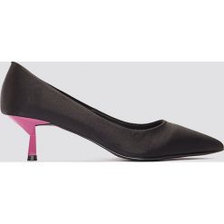 NA-KD Shoes Satynowe czółenka na niskim obcasie - Black,Multicolor. Czółenka damskie marki bonprix. W wyprzedaży za 48.58 zł.