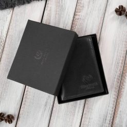 Portfel męski skórzany czarny w klasycznym fasonie z ochroną RFID Paolo Peruzzi AY-10-BL. Czarne portfele męskie Paolo Peruzzi, bez wzorów, ze skóry. Za 59.00 zł.