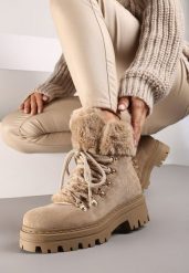 Ciemnobeżowe Traperki na Tłoczonej Podeszwie Ozdobione Futerkiem Taiva. Brązowe śniegowce i trapery damskie Born2be, z jeansu. Za 129.99 zł.