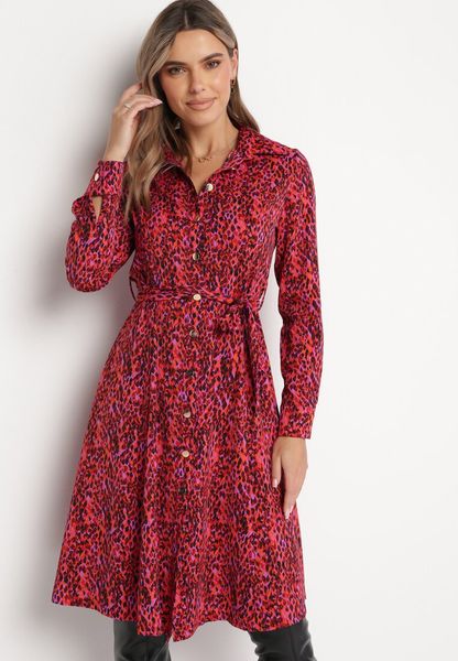 Czerwona Sukienka Koszulowa Wiązana w Pasie Macedonia. Czerwone sukienki damskie Born2be, l, bez wzorów, z materiału, eleganckie, bez kołnierzyka, bez ramiączek, maxi, koszulowe. Za 169.99 zł.