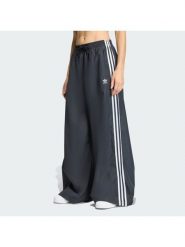 Adidas Spodnie dresowe Firebird Adilenium KD2914 Czarny Regular Fit. Czarne spodnie dresowe damskie Adidas, l, bez wzorów, z dresówki. Za 399.99 zł.