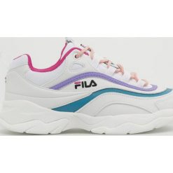 Fila - Buty Ray Low. Białe obuwie sportowe damskie Fila, bez wzorów, z gumy. W wyprzedaży za 339.90 zł.