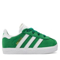 Sneakersy adidas. Czarne trampki i tenisówki chłopięce Adidas, bez wzorów, bez zapięcia. Za 199.99 zł.